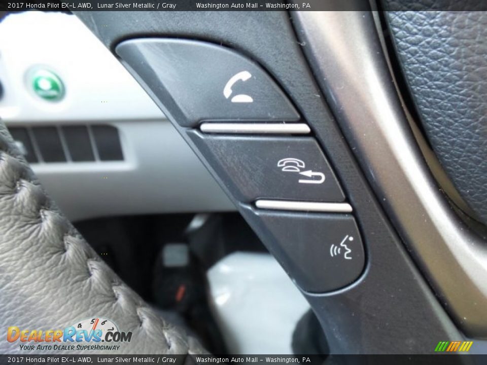 Controls of 2017 Honda Pilot EX-L AWD Photo #23