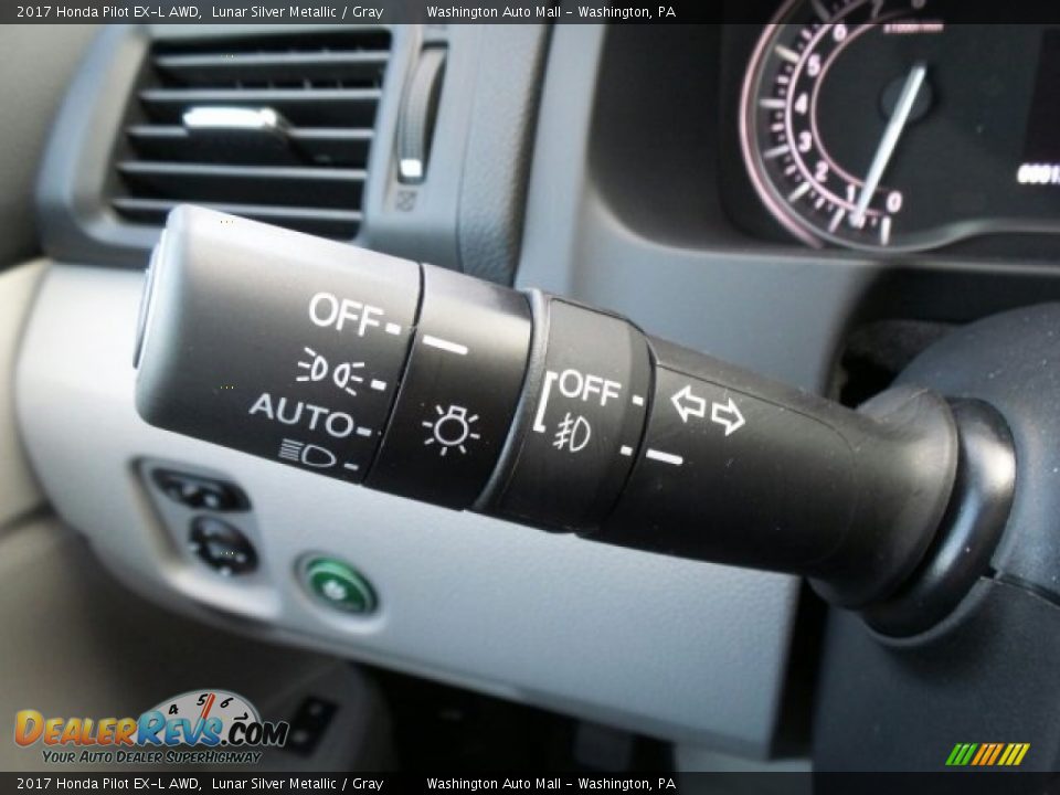 Controls of 2017 Honda Pilot EX-L AWD Photo #24