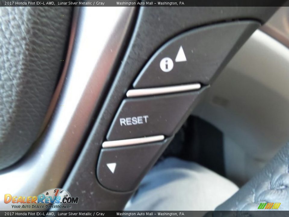 Controls of 2017 Honda Pilot EX-L AWD Photo #26