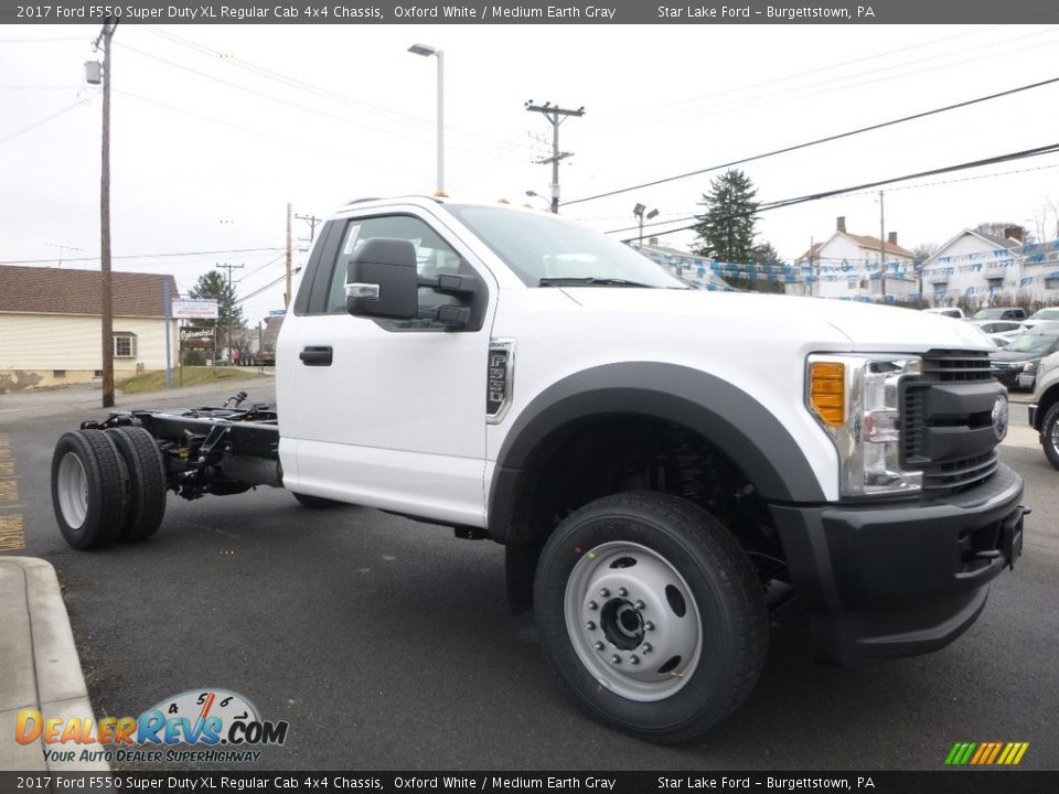 Front 3/4 View of 2017 Ford F550 Super Duty XL Regular Cab 4x4 Chassis Photo #3