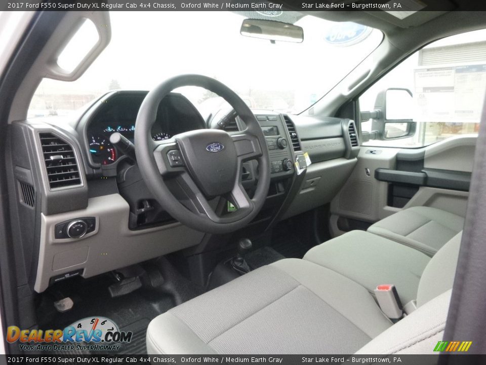 Medium Earth Gray Interior - 2017 Ford F550 Super Duty XL Regular Cab 4x4 Chassis Photo #12