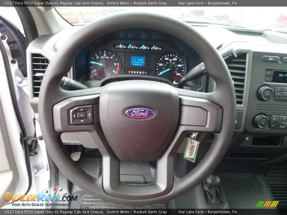 2017 Ford F550 Super Duty XL Regular Cab 4x4 Chassis Steering Wheel Photo #17