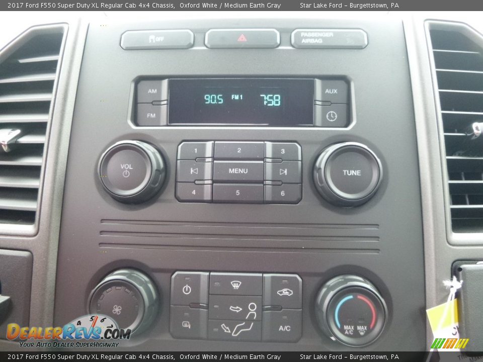 Controls of 2017 Ford F550 Super Duty XL Regular Cab 4x4 Chassis Photo #19