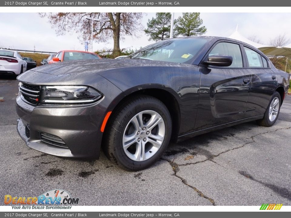 Front 3/4 View of 2017 Dodge Charger SE Photo #1