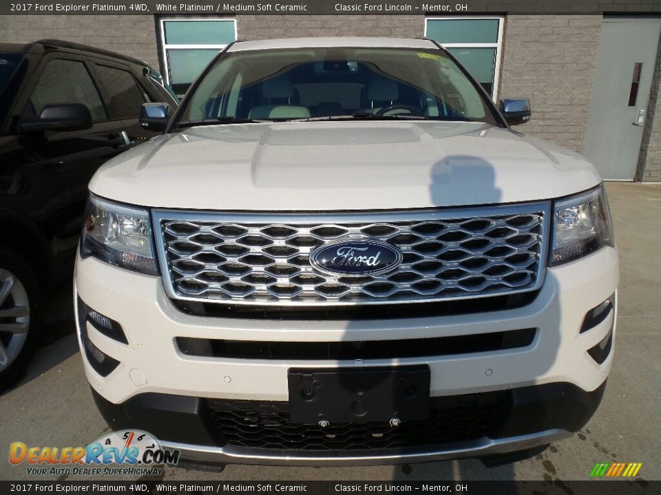 2017 Ford Explorer Platinum 4WD White Platinum / Medium Soft Ceramic Photo #2