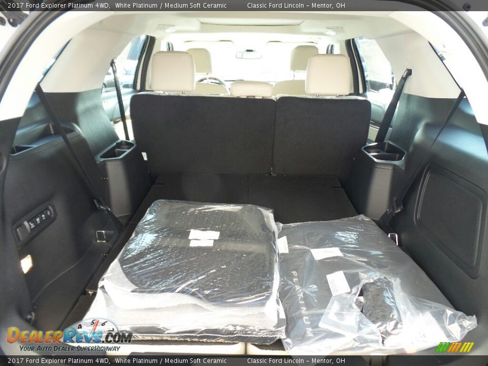 2017 Ford Explorer Platinum 4WD White Platinum / Medium Soft Ceramic Photo #5