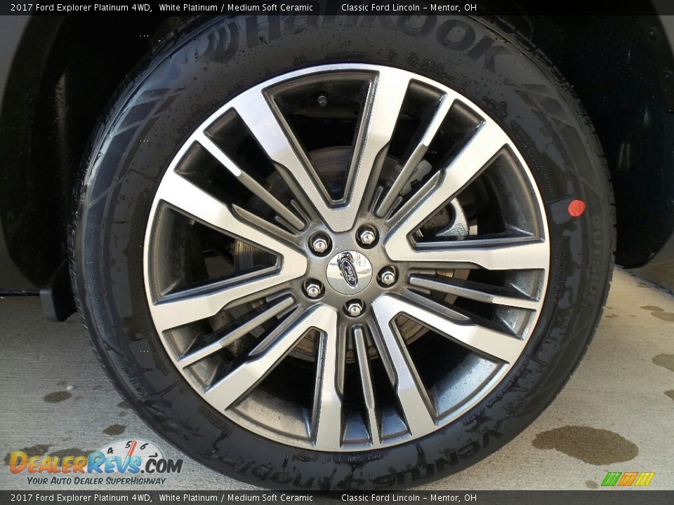 2017 Ford Explorer Platinum 4WD White Platinum / Medium Soft Ceramic Photo #11