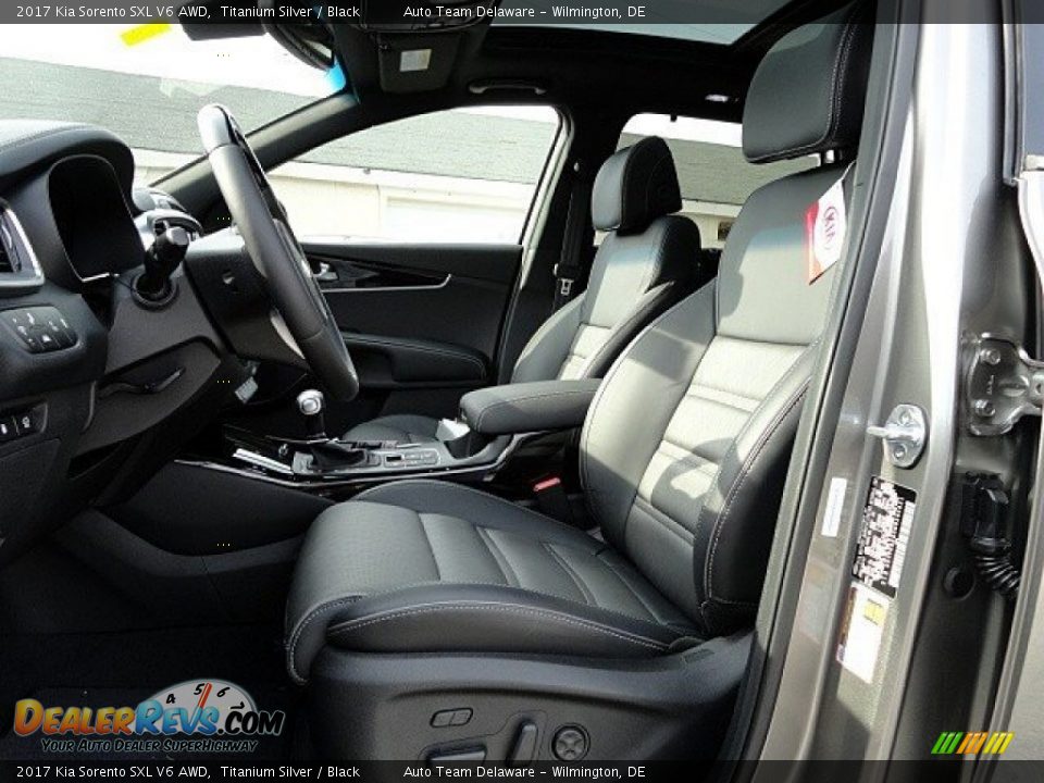Front Seat of 2017 Kia Sorento SXL V6 AWD Photo #15