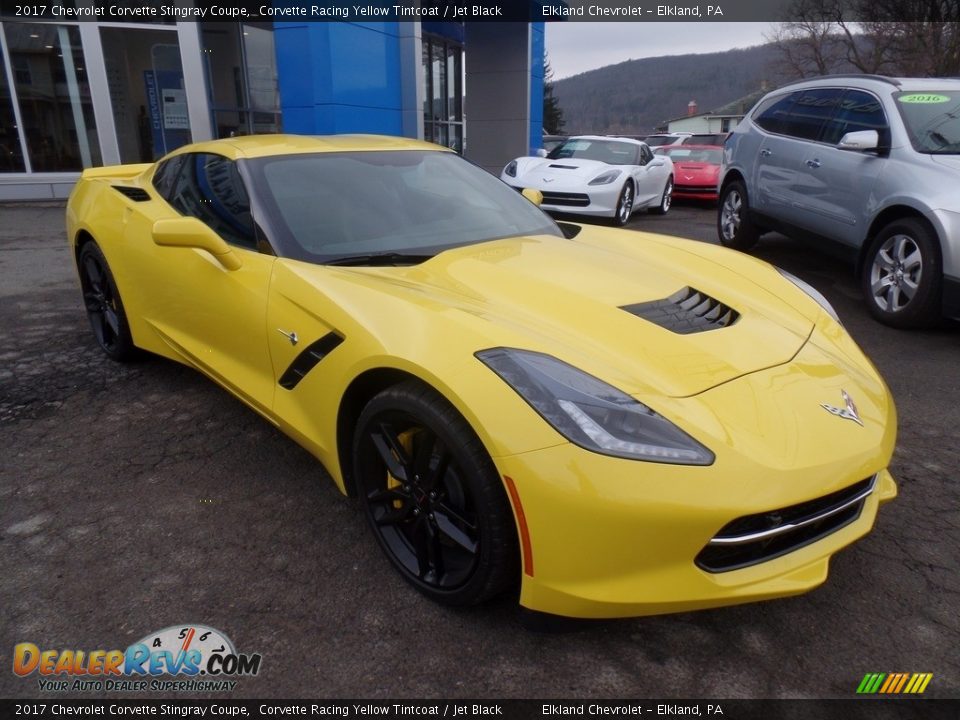 Front 3/4 View of 2017 Chevrolet Corvette Stingray Coupe Photo #6