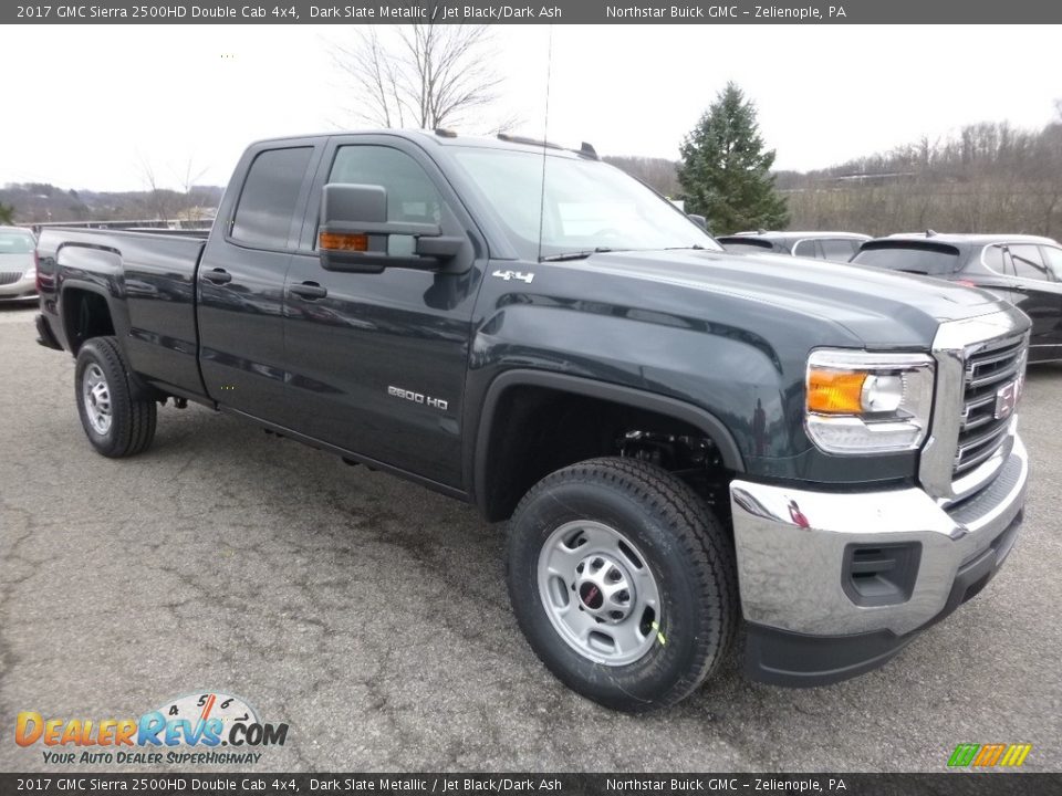 Front 3/4 View of 2017 GMC Sierra 2500HD Double Cab 4x4 Photo #3