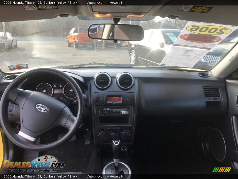 2006 Hyundai Tiburon GS Sunburst Yellow / Black Photo #13