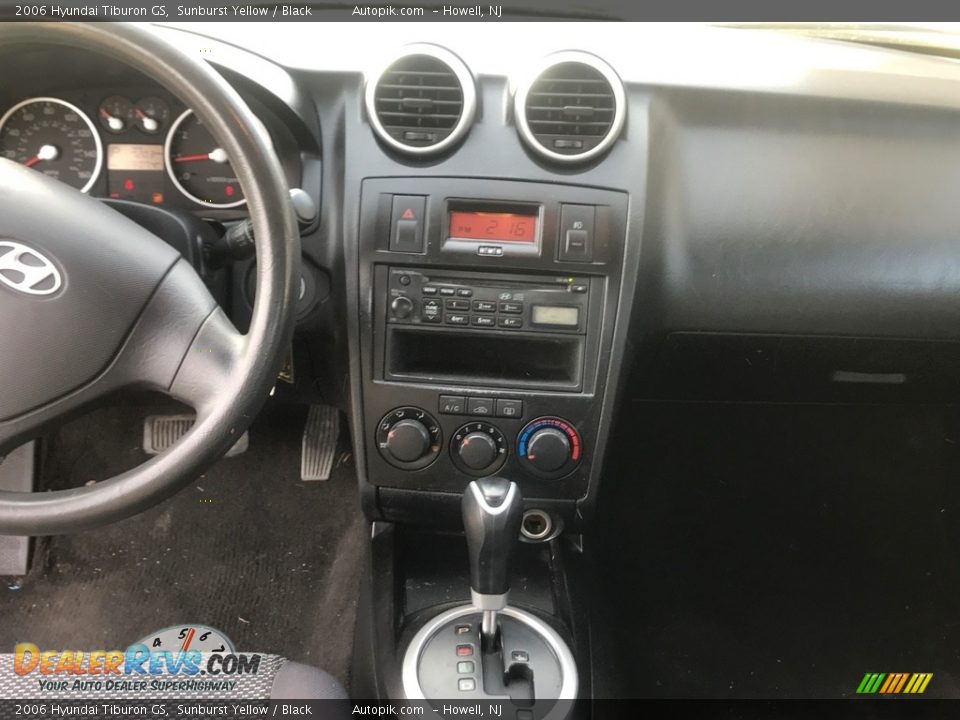 2006 Hyundai Tiburon GS Sunburst Yellow / Black Photo #14