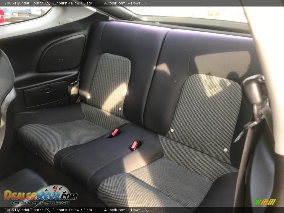 2006 Hyundai Tiburon GS Sunburst Yellow / Black Photo #19