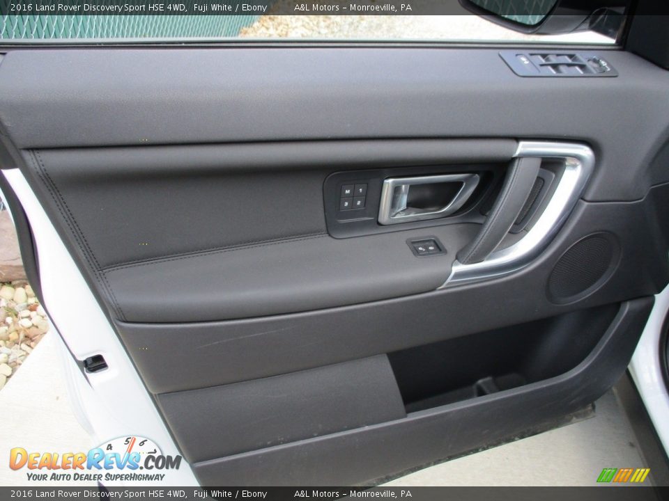 Door Panel of 2016 Land Rover Discovery Sport HSE 4WD Photo #10