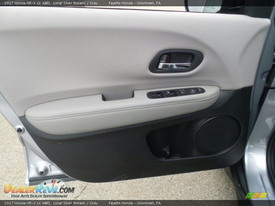 2017 Honda HR-V LX AWD Lunar Silver Metallic / Gray Photo #8
