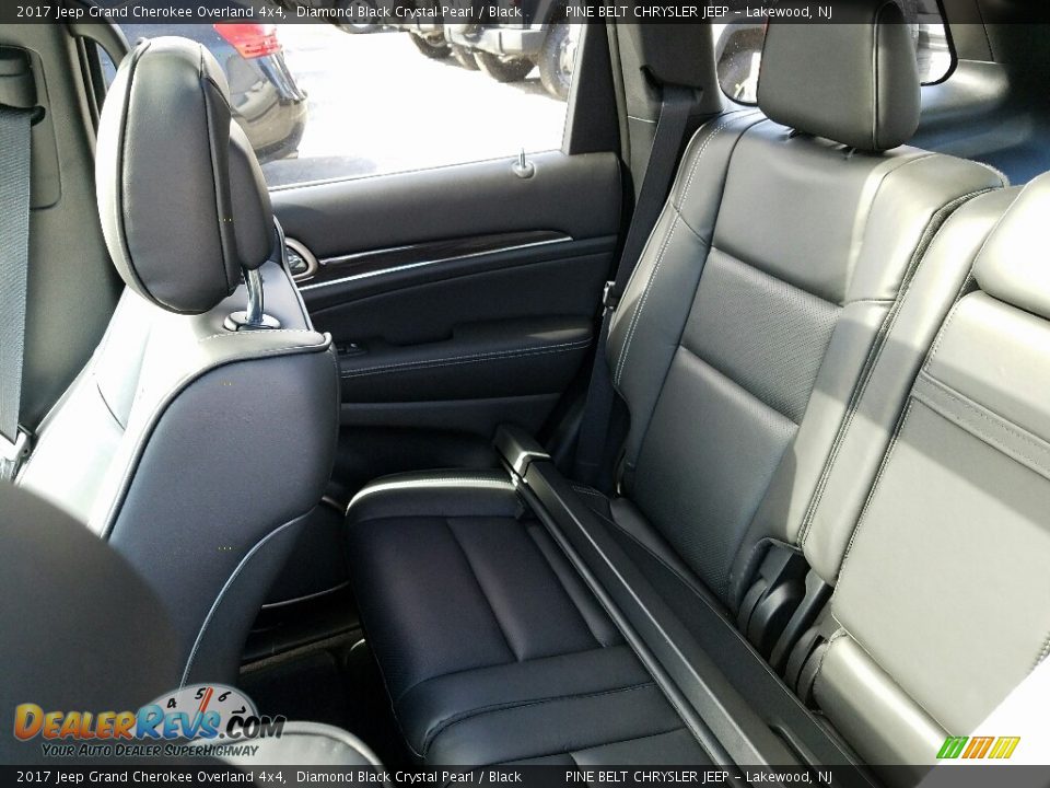 2017 Jeep Grand Cherokee Overland 4x4 Diamond Black Crystal Pearl / Black Photo #8