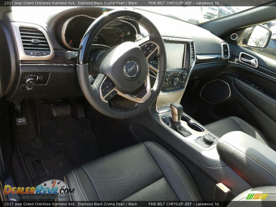 2017 Jeep Grand Cherokee Overland 4x4 Diamond Black Crystal Pearl / Black Photo #9