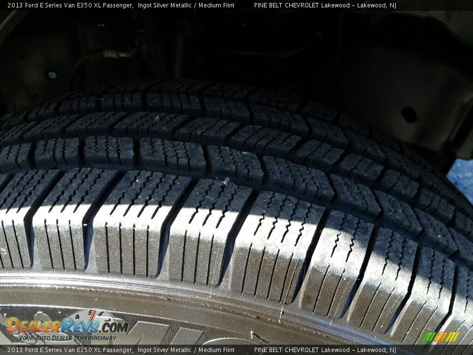 2013 Ford E Series Van E350 XL Passenger Ingot Silver Metallic / Medium Flint Photo #28