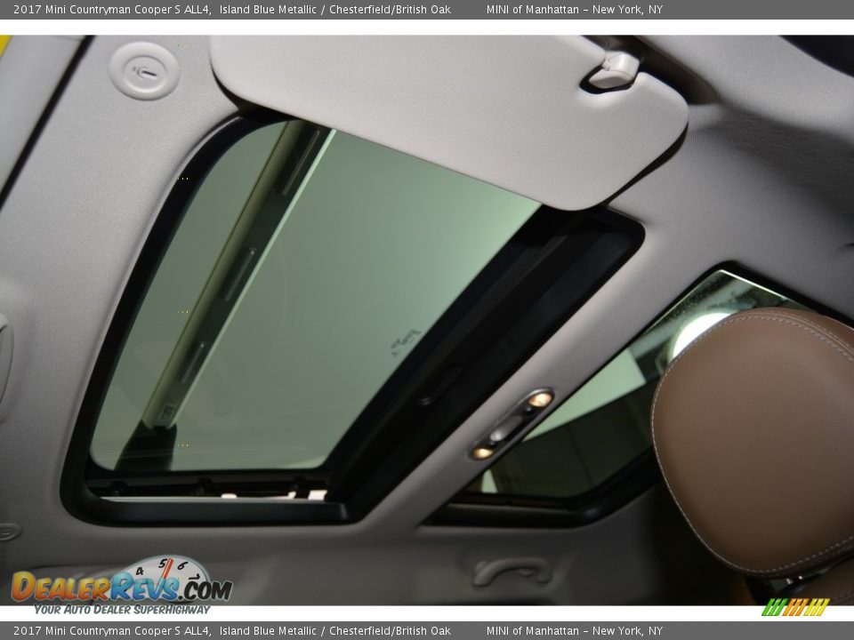 Sunroof of 2017 Mini Countryman Cooper S ALL4 Photo #11
