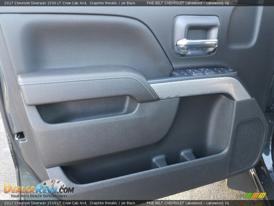 2017 Chevrolet Silverado 1500 LT Crew Cab 4x4 Graphite Metallic / Jet Black Photo #6