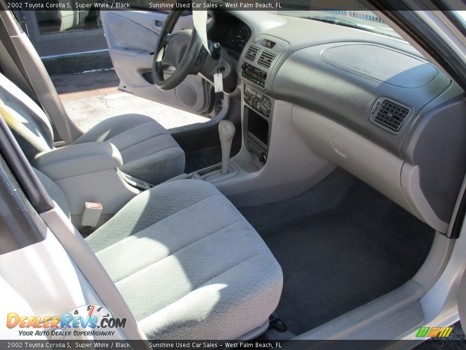 2002 Toyota Corolla S Super White / Black Photo #16