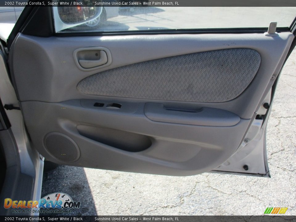 2002 Toyota Corolla S Super White / Black Photo #17