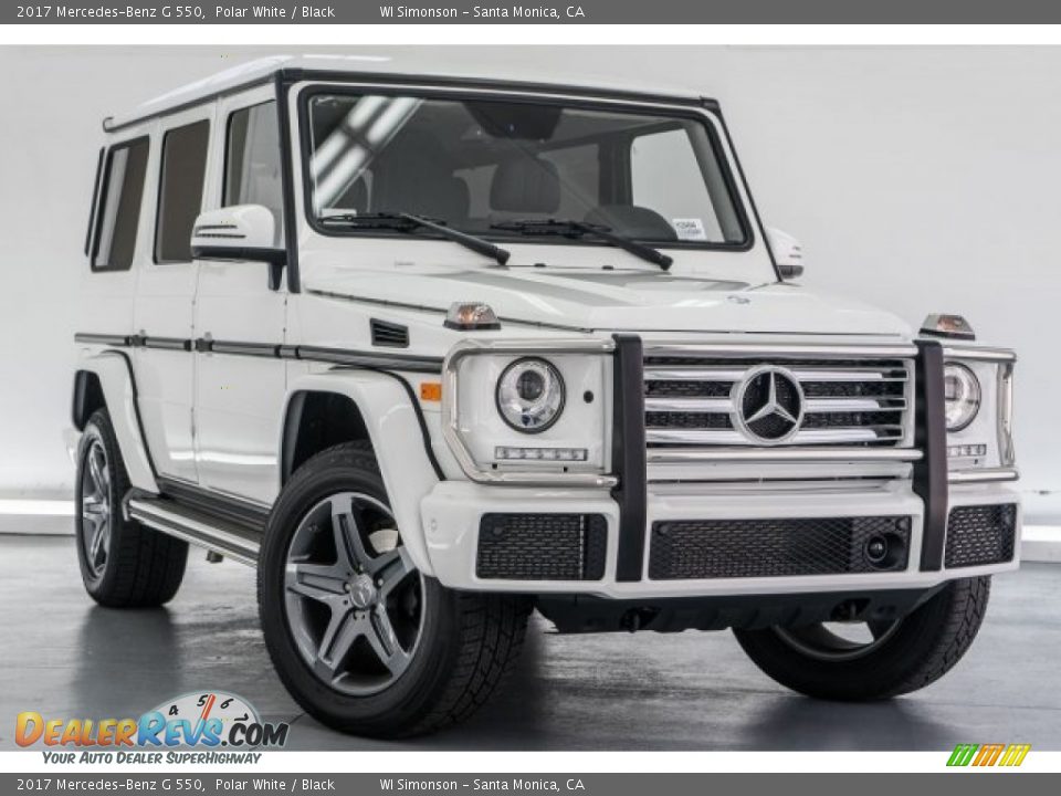 Front 3/4 View of 2017 Mercedes-Benz G 550 Photo #12
