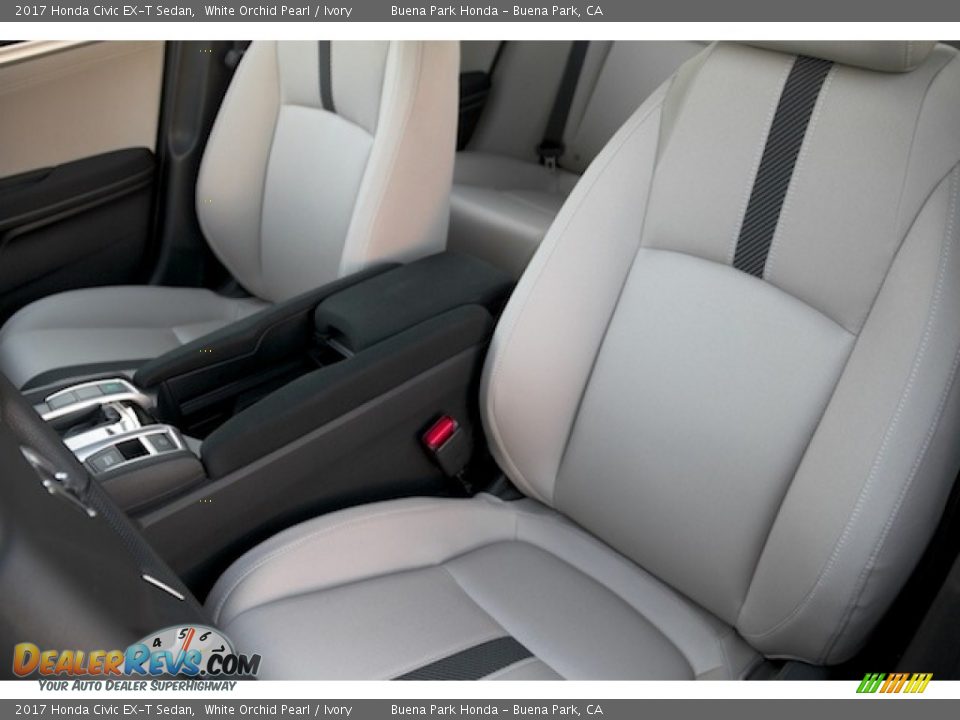 2017 Honda Civic EX-T Sedan White Orchid Pearl / Ivory Photo #11