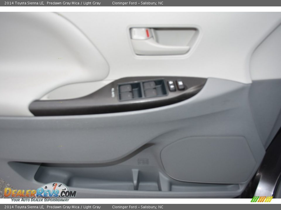 2014 Toyota Sienna LE Predawn Gray Mica / Light Gray Photo #8