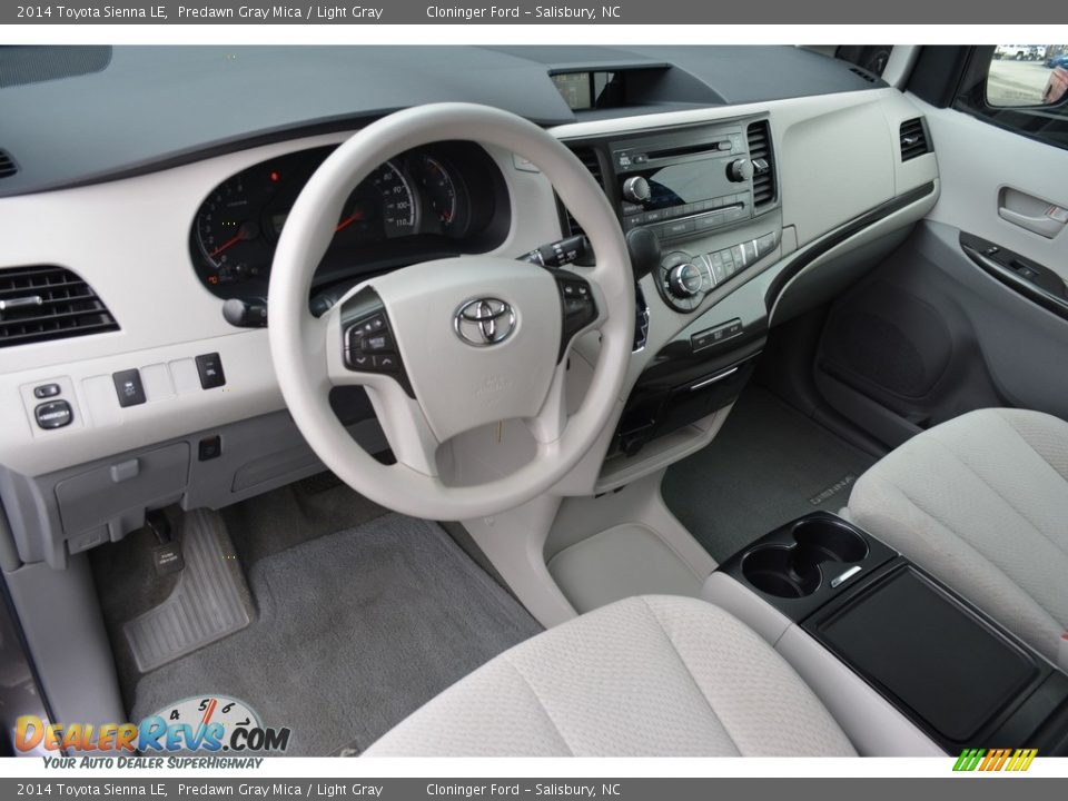 2014 Toyota Sienna LE Predawn Gray Mica / Light Gray Photo #10