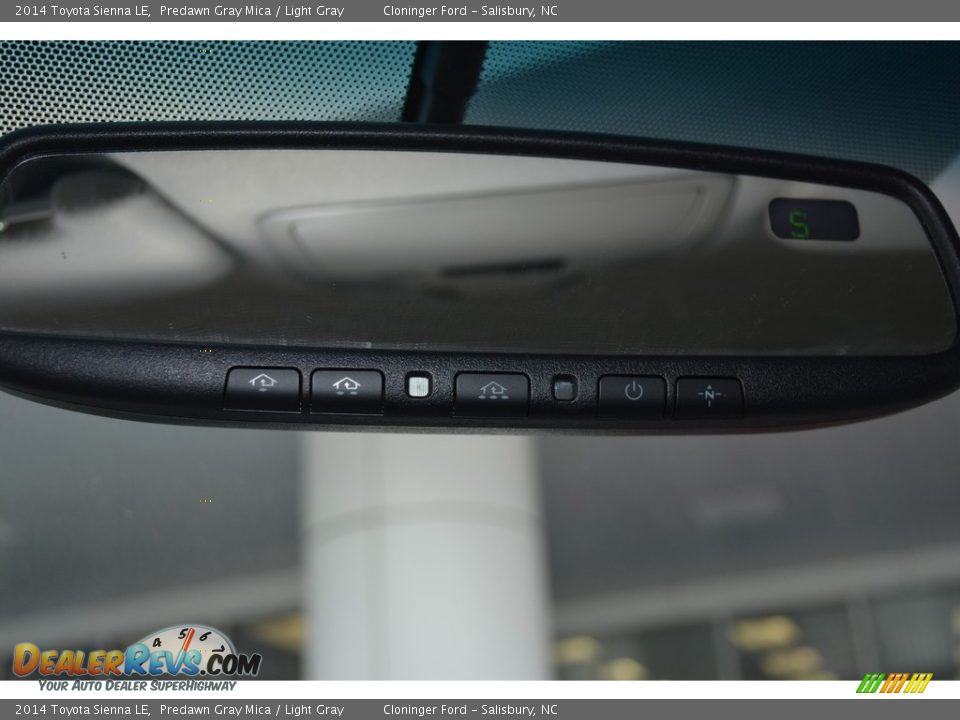 2014 Toyota Sienna LE Predawn Gray Mica / Light Gray Photo #20