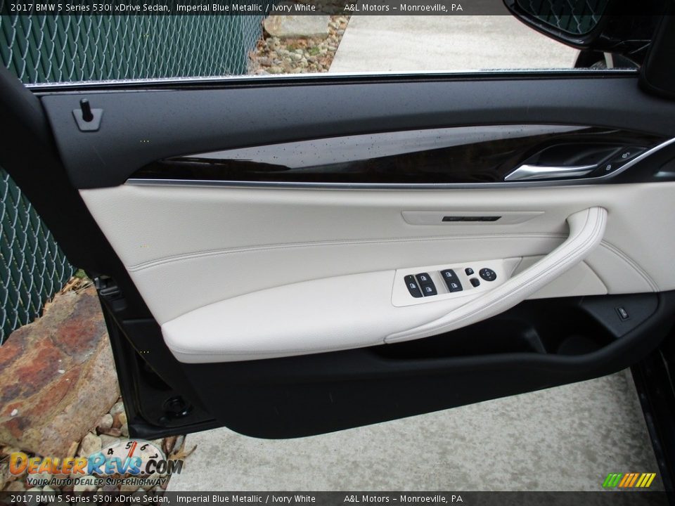 Door Panel of 2017 BMW 5 Series 530i xDrive Sedan Photo #10