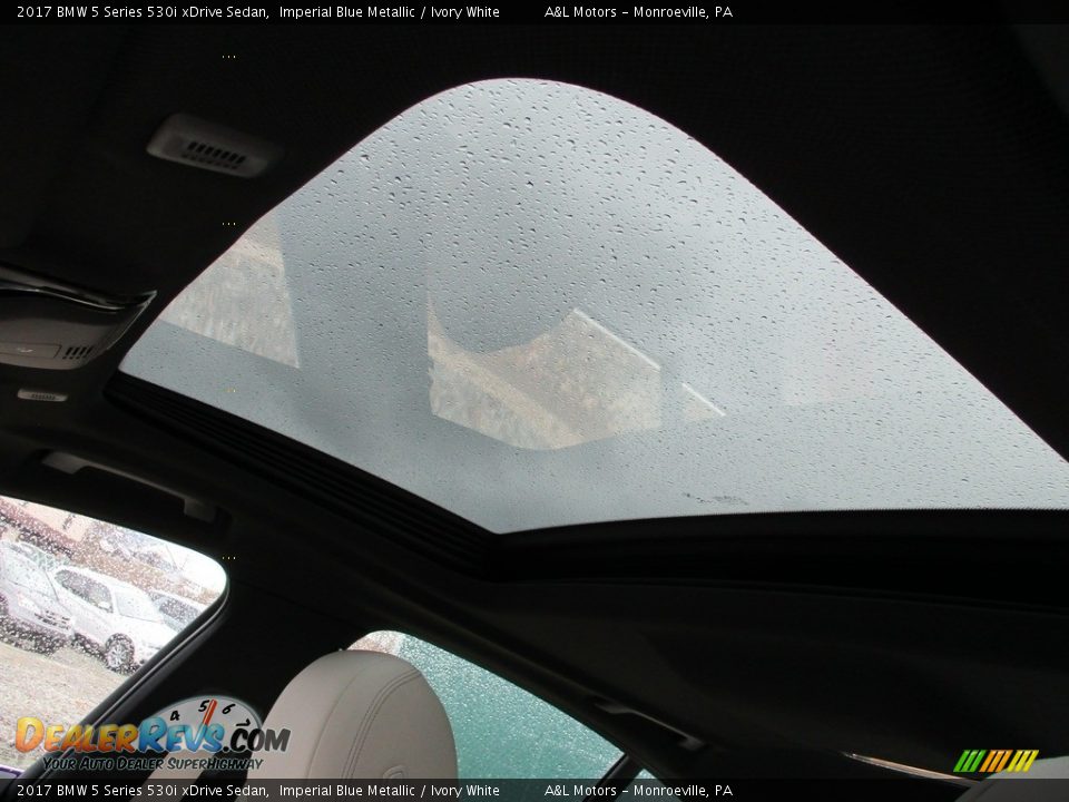 2017 BMW 5 Series 530i xDrive Sedan Imperial Blue Metallic / Ivory White Photo #11