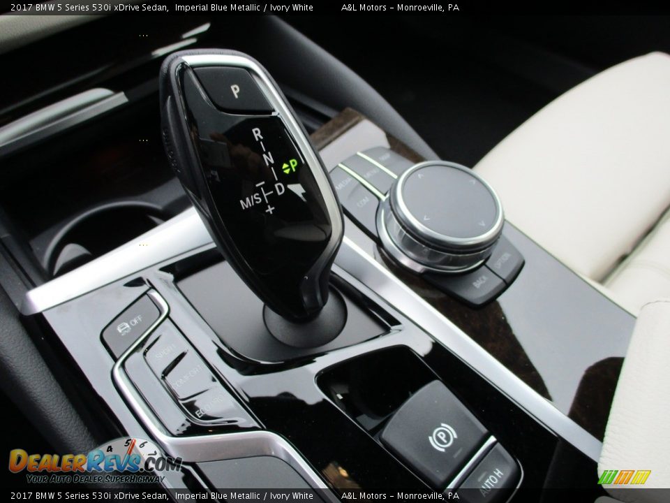 2017 BMW 5 Series 530i xDrive Sedan Shifter Photo #16