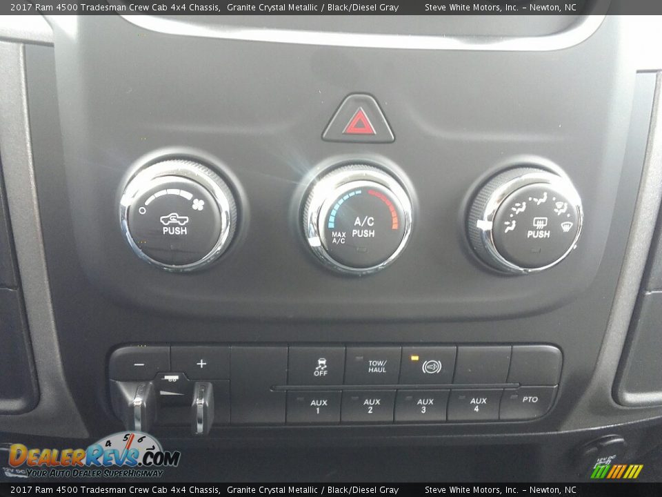 Controls of 2017 Ram 4500 Tradesman Crew Cab 4x4 Chassis Photo #21