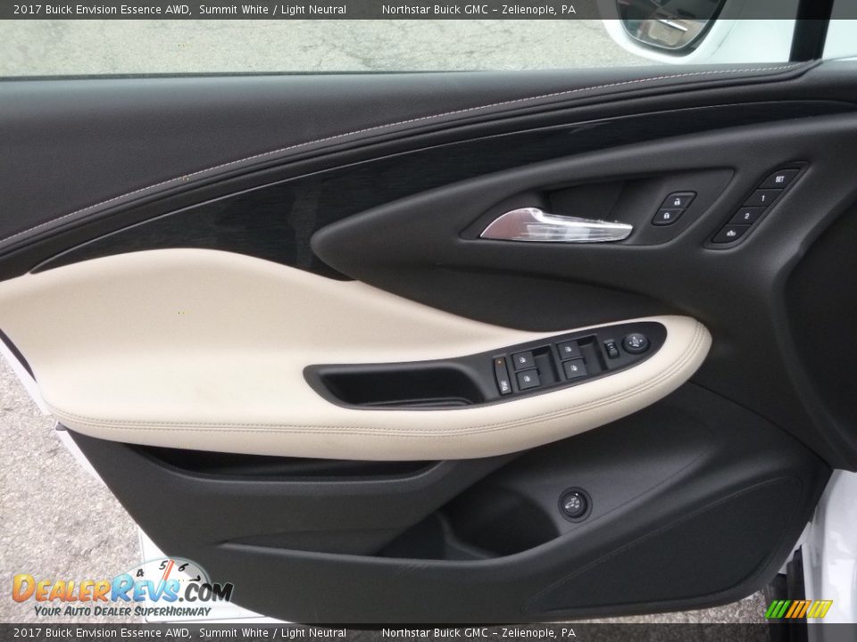 Door Panel of 2017 Buick Envision Essence AWD Photo #13