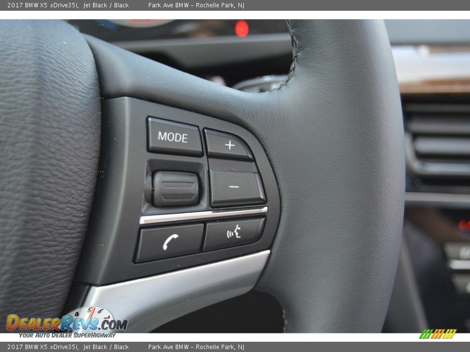 Controls of 2017 BMW X5 xDrive35i Photo #20