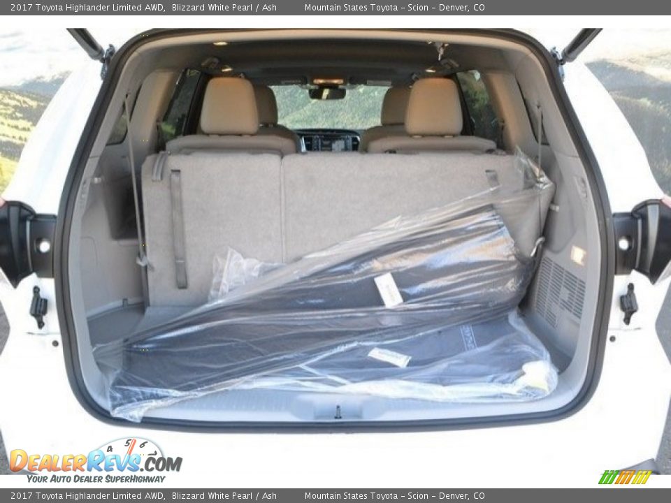 2017 Toyota Highlander Limited AWD Blizzard White Pearl / Ash Photo #9