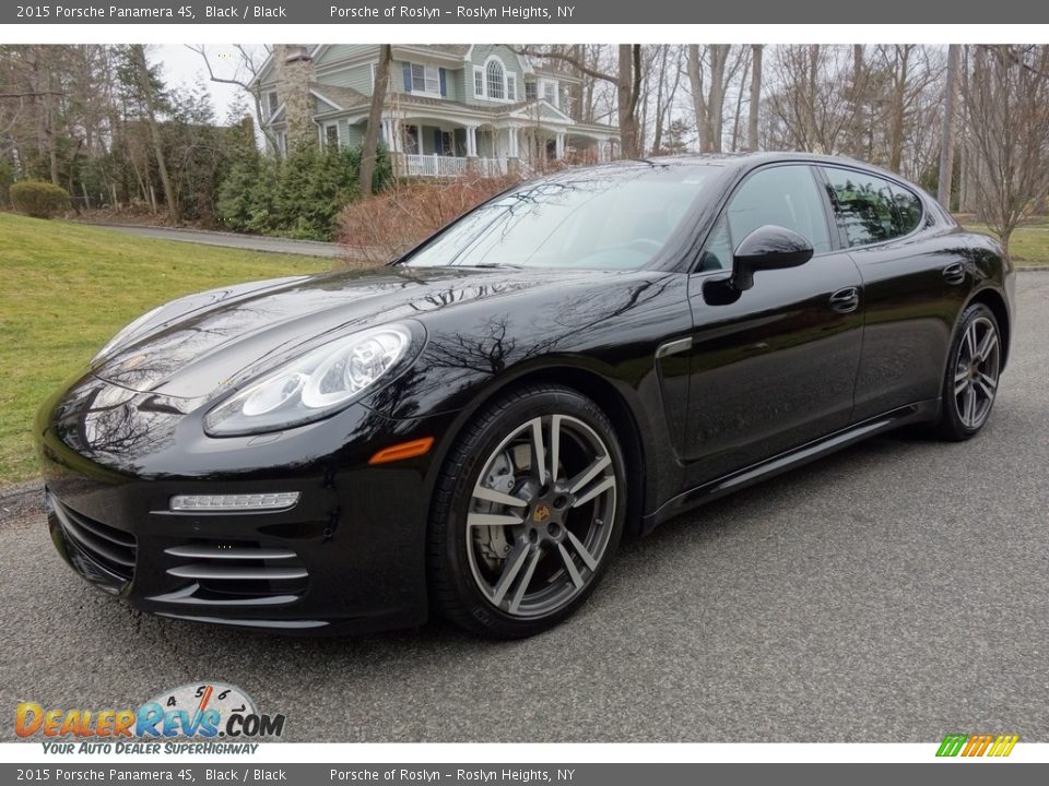Front 3/4 View of 2015 Porsche Panamera 4S Photo #1