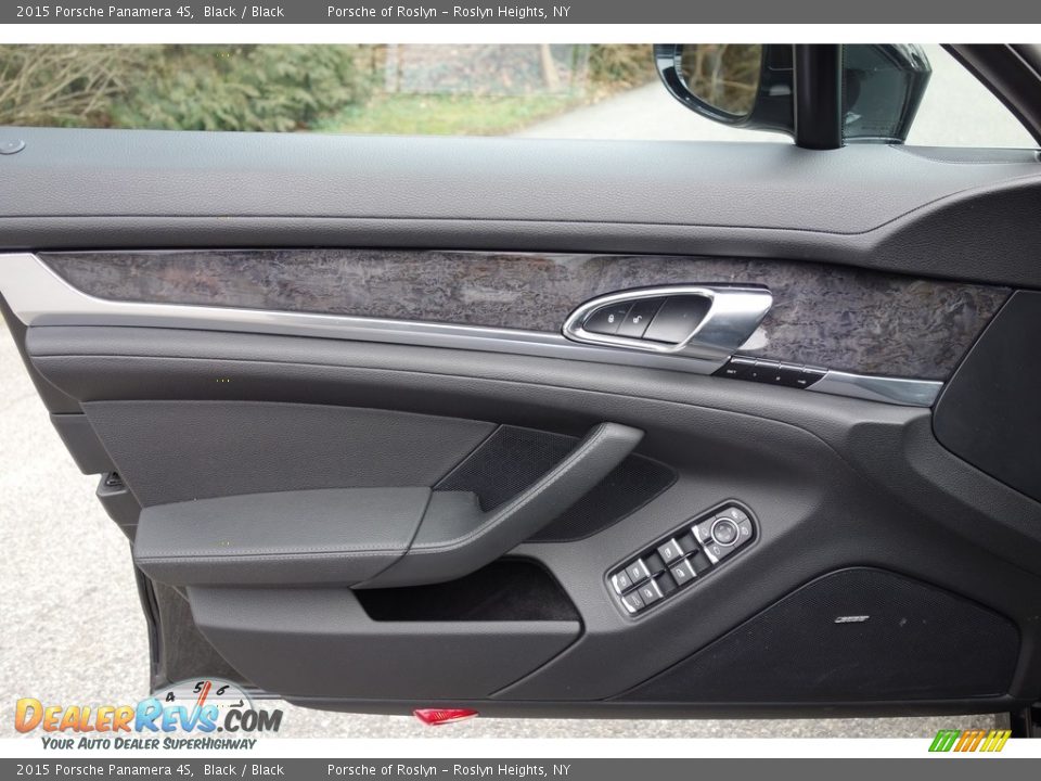 Door Panel of 2015 Porsche Panamera 4S Photo #11