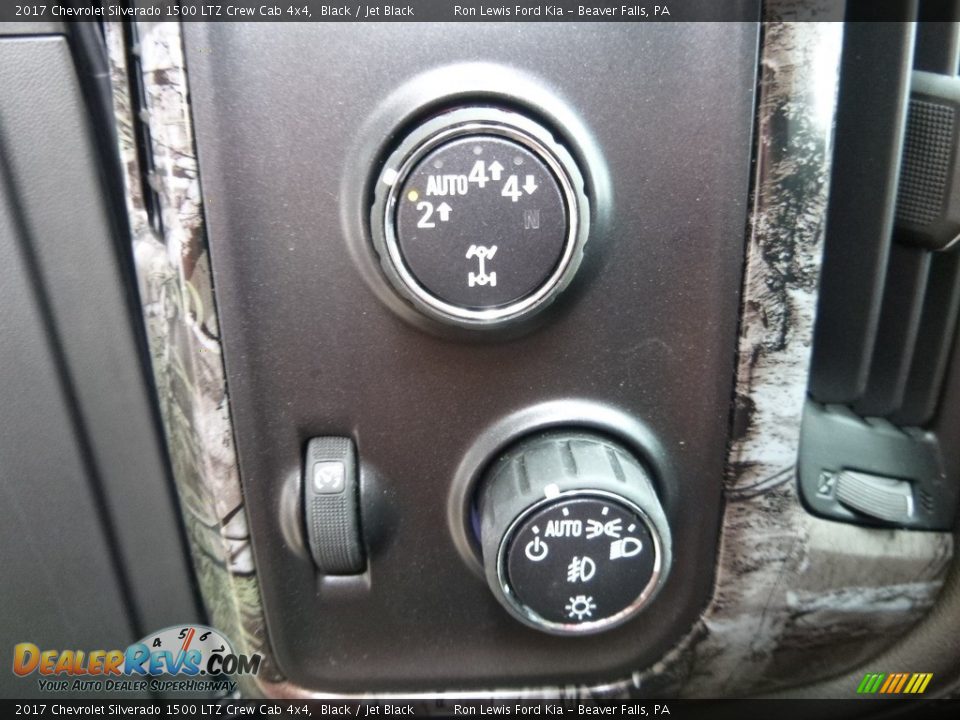 Controls of 2017 Chevrolet Silverado 1500 LTZ Crew Cab 4x4 Photo #16