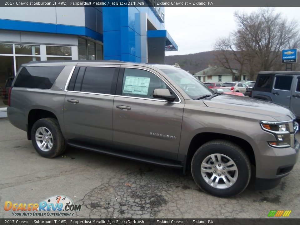 2017 Chevrolet Suburban LT 4WD Pepperdust Metallic / Jet Black/Dark Ash Photo #4