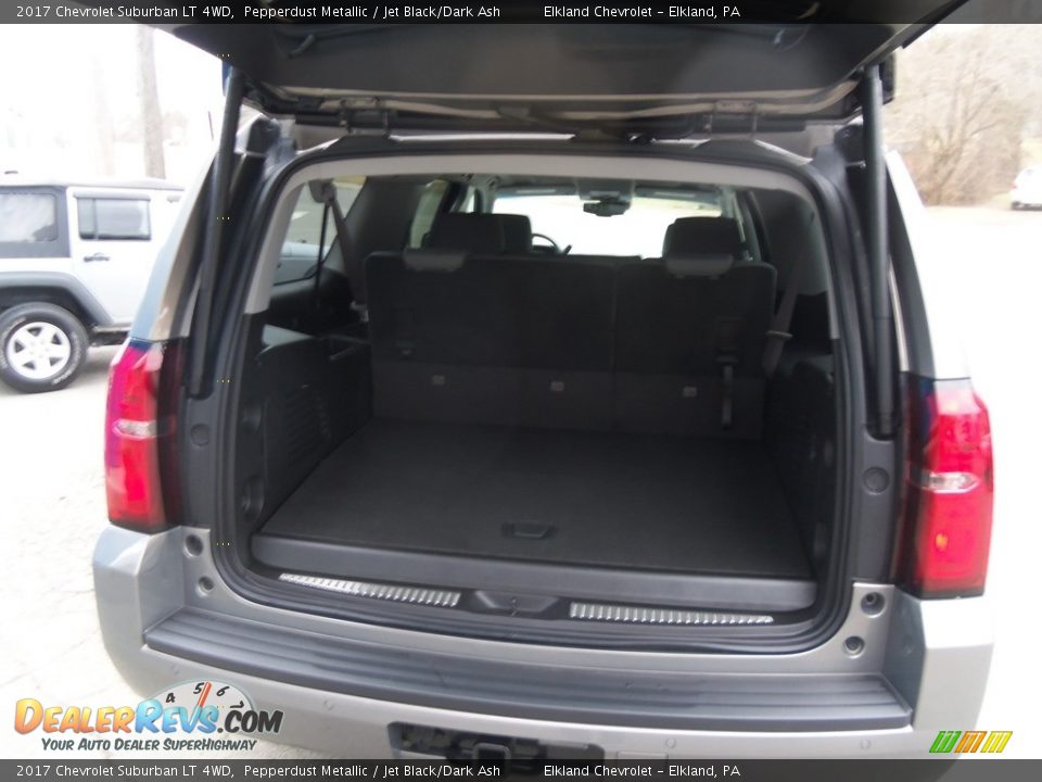 2017 Chevrolet Suburban LT 4WD Pepperdust Metallic / Jet Black/Dark Ash Photo #7