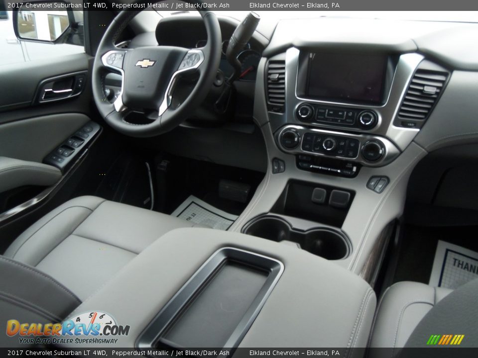 2017 Chevrolet Suburban LT 4WD Pepperdust Metallic / Jet Black/Dark Ash Photo #11