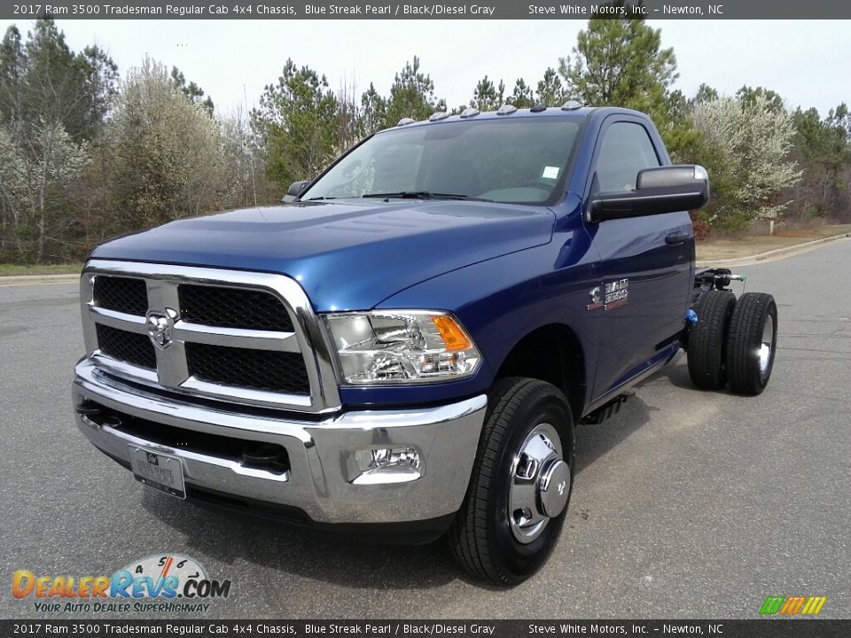 Front 3/4 View of 2017 Ram 3500 Tradesman Regular Cab 4x4 Chassis Photo #9