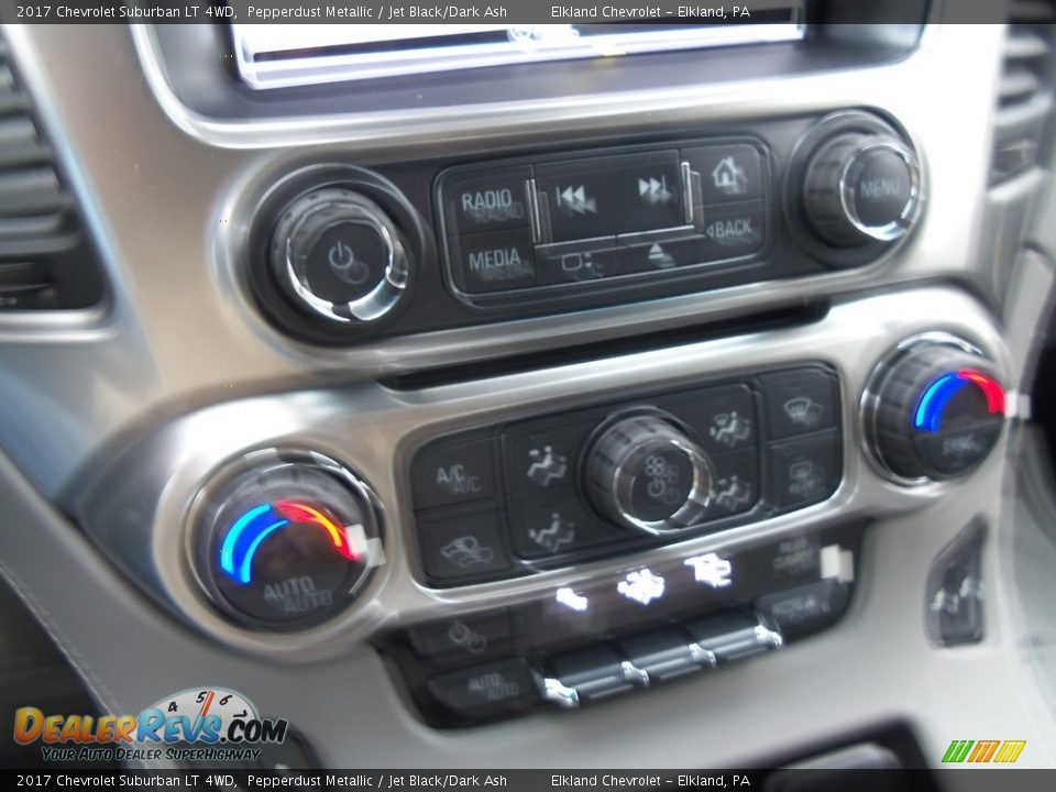 2017 Chevrolet Suburban LT 4WD Pepperdust Metallic / Jet Black/Dark Ash Photo #22