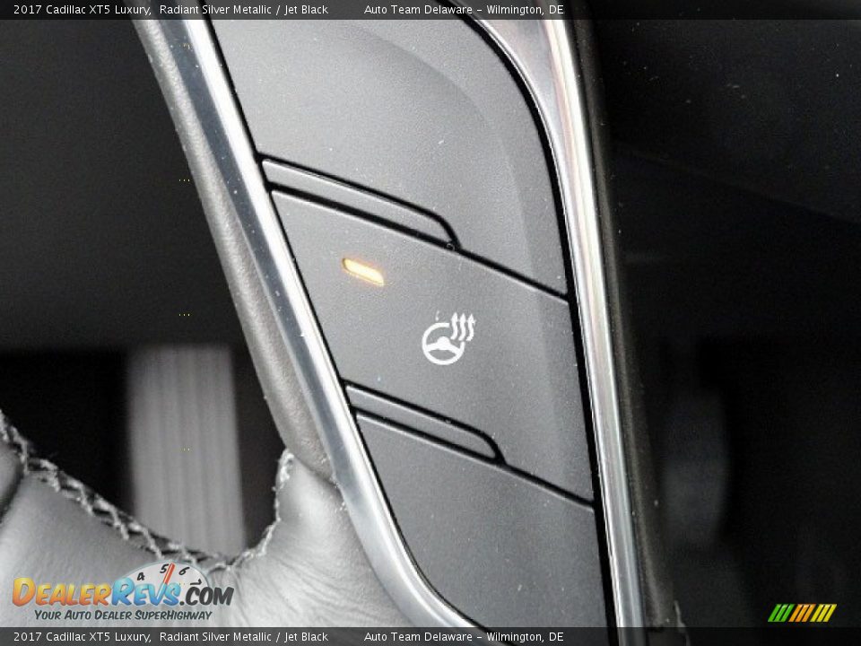 2017 Cadillac XT5 Luxury Radiant Silver Metallic / Jet Black Photo #26