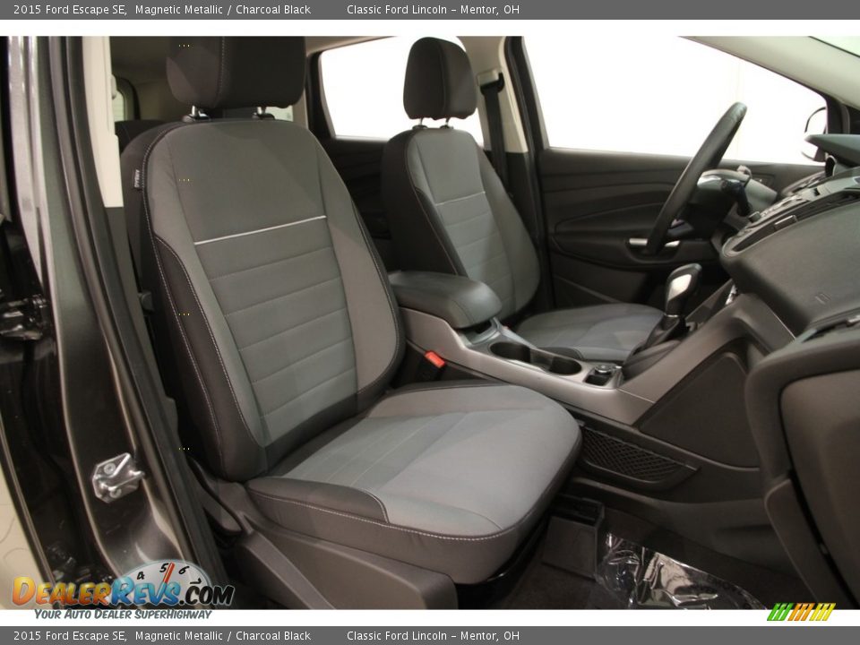 2015 Ford Escape SE Magnetic Metallic / Charcoal Black Photo #12