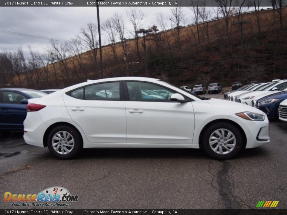 2017 Hyundai Elantra SE White / Gray Photo #2