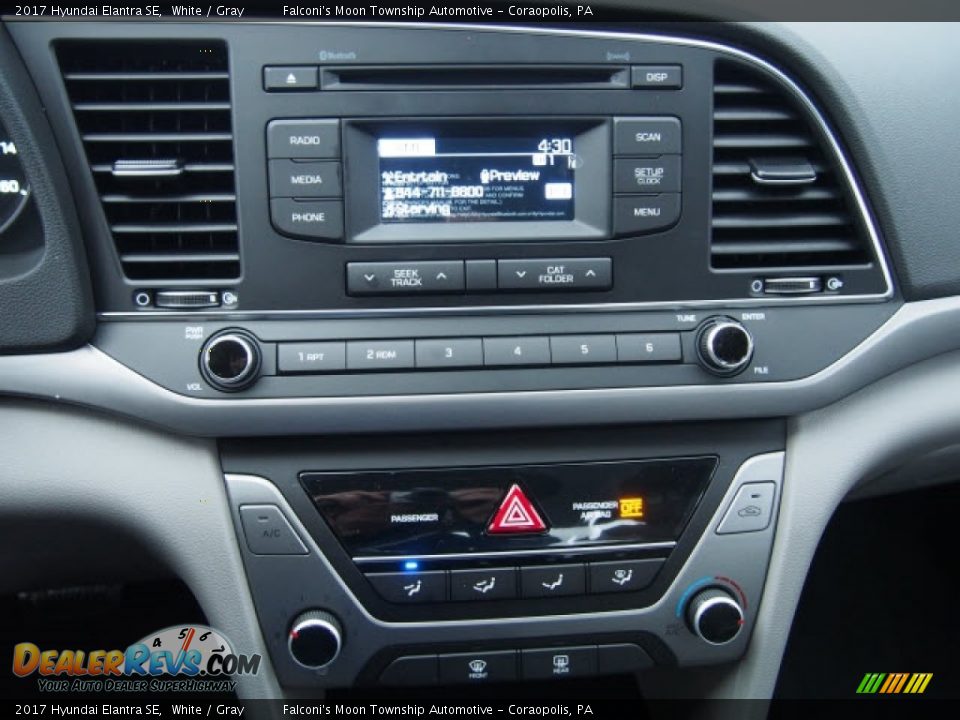 2017 Hyundai Elantra SE White / Gray Photo #7